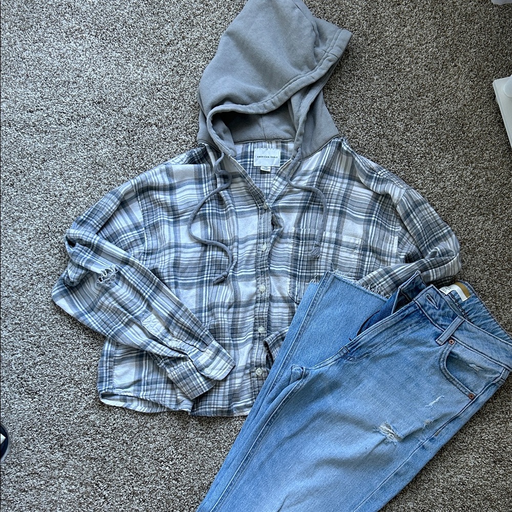 American Eagle Gray/Blue Plaid Cropped Grunge Hoodie